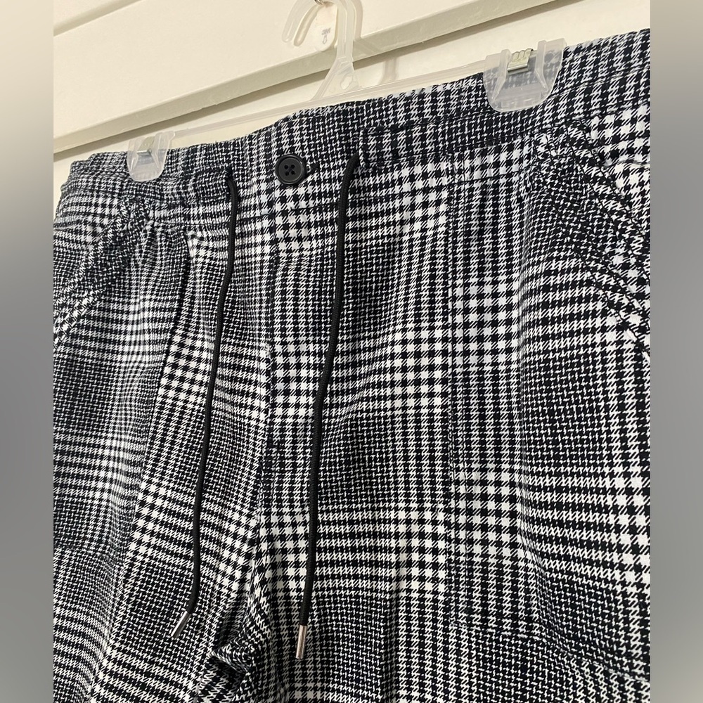 No Boundaries XXL Black and White Patterned Stretchy Utility Jogger Pants - Picture 3 of 6